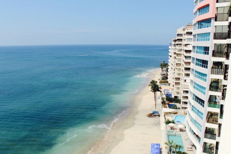 chambre-hote-HYERES-min_beach_ocean_shore_hotel_palm_tree-33726